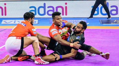 Match 22: GGvMUM | Photo Gallery Match 22: GGvMUM | Photo Gallery