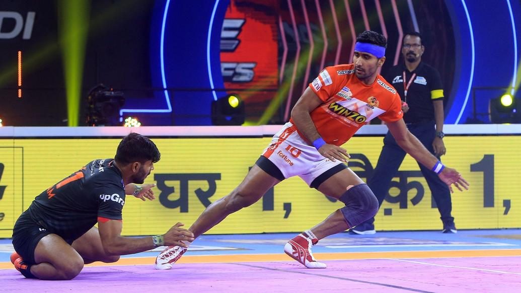 Gujarat Giants beat U Mumba 36-33 to march into PKL 8 playoffs Gujarat Giants beat U Mumba 36-33 to march into PKL 8 playoffs