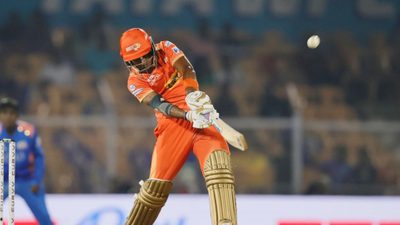 mumbai-indians-vs-gujarat-giants-womens-premier-league-wpl-2025-match-report-brabourne-cricket-stadium.Click to read full article.