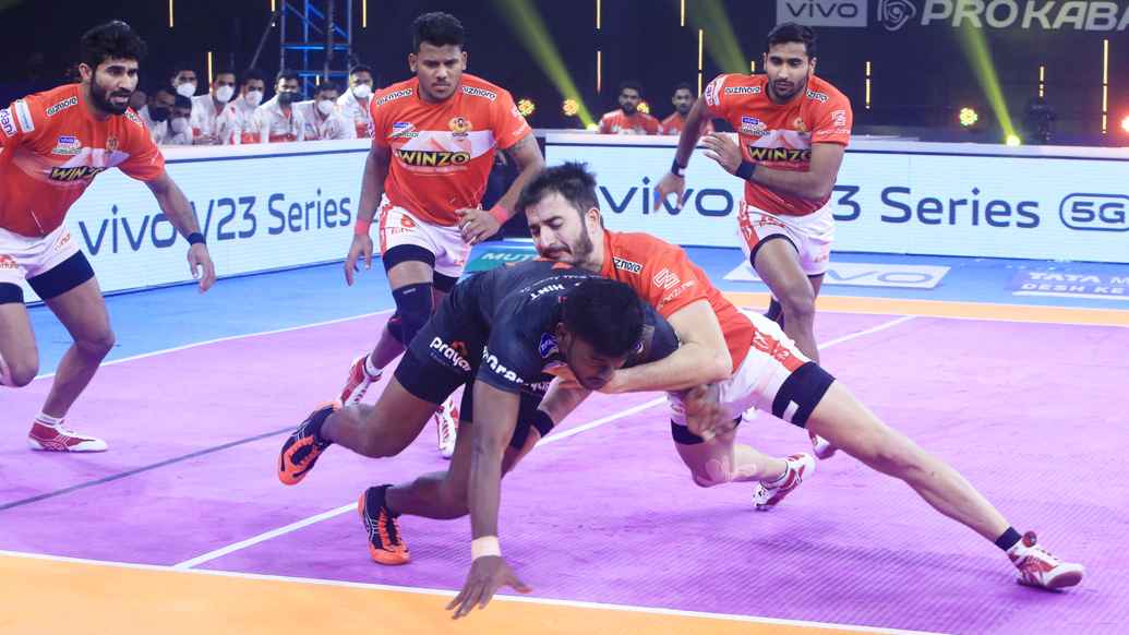 Match 10: GGvMUM | Photo Gallery Match 10: GGvMUM | Photo Gallery