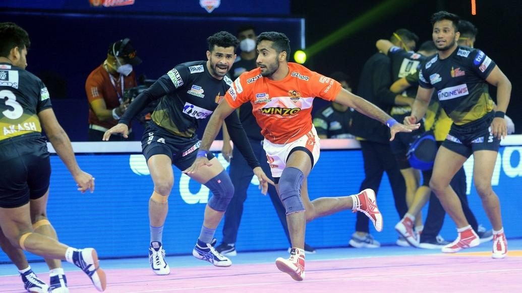 Gujarat prevail over Telugu Titans in dying moments to keep Pro Kabaddi playoffs hopes alive Gujarat prevail over Telugu Titans in dying moments to keep Pro Kabaddi playoffs hopes alive