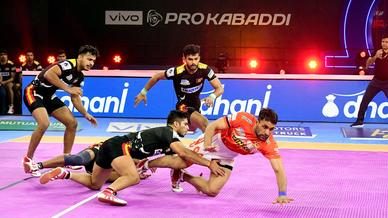 Match 16: BLRvGG | Photo Gallery Match 16: BLRvGG | Photo Gallery