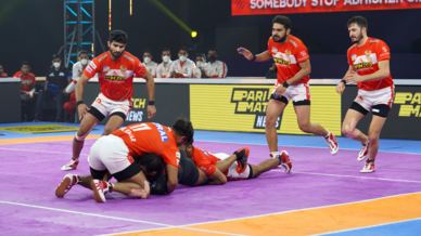 Match 10: GGvMUM | Photo Gallery Match 10: GGvMUM | Photo Gallery
