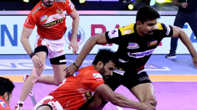 Match 9: GGvBLR | Photo Gallery Match 9: GGvBLR | Photo Gallery