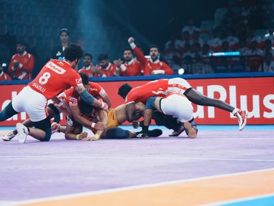 match-16-gg-vs-telugu-titans.Click to read full article.