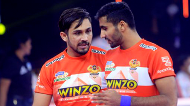 Match 9: GGvBLR | Photo Gallery Match 9: GGvBLR | Photo Gallery