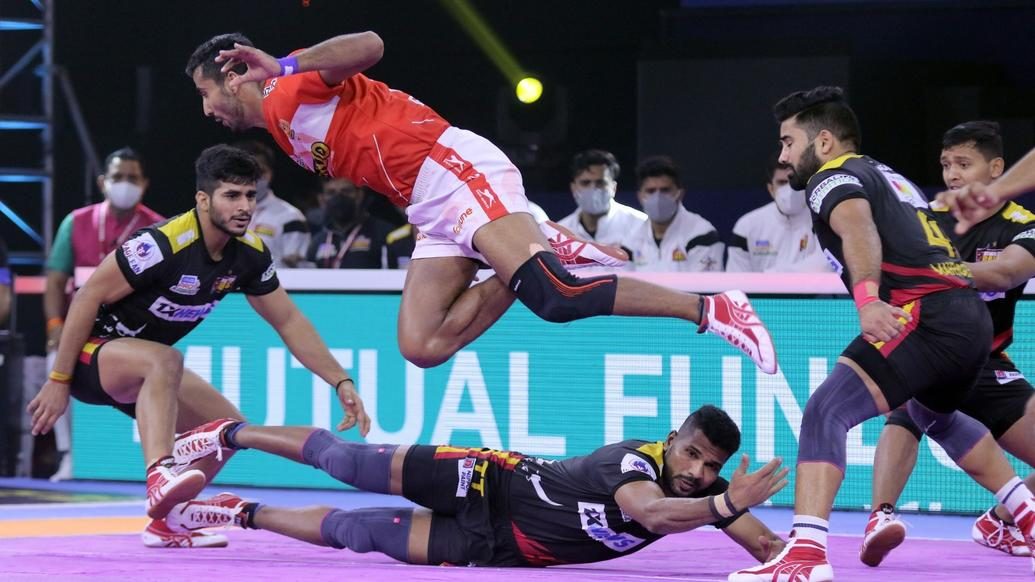 Gujarat Giants go down to Bengaluru Bulls despite Rakesh Sungroya’s super 10 Gujarat Giants go down to Bengaluru Bulls despite Rakesh Sungroya’s super 10