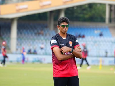 coach-venkatesh-prasad-reveals-when-he-gave-gyaan-to-ms-dhoni.Click to read full article.